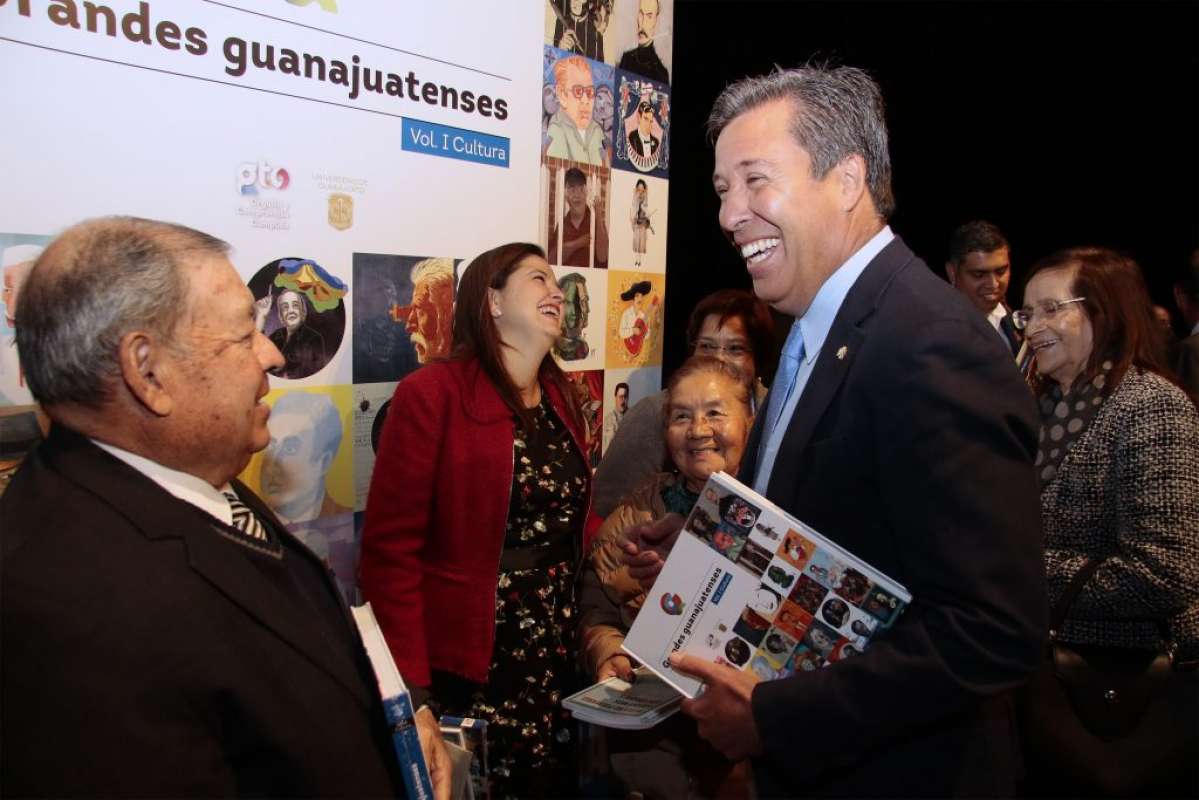 El Gobernador Miguel Márquez Márquez en la presentación del  libro.
